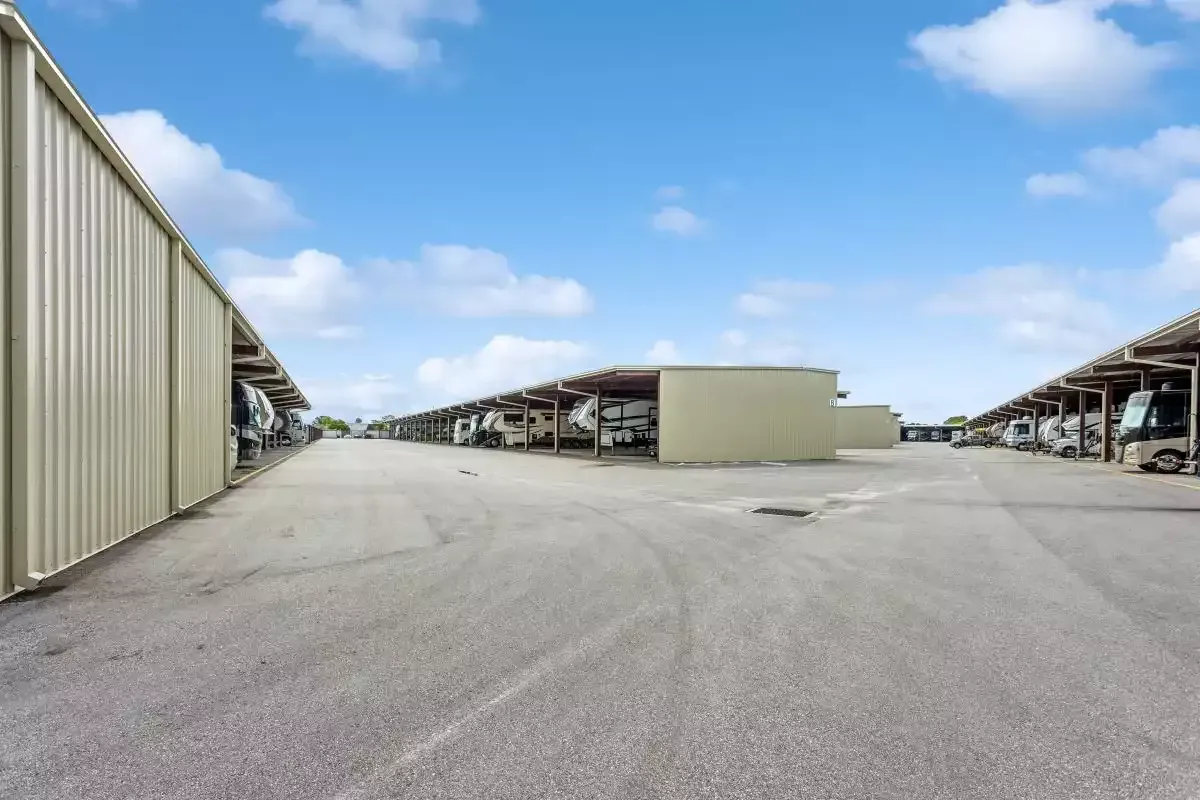 Honey Bee RV covered RV parking