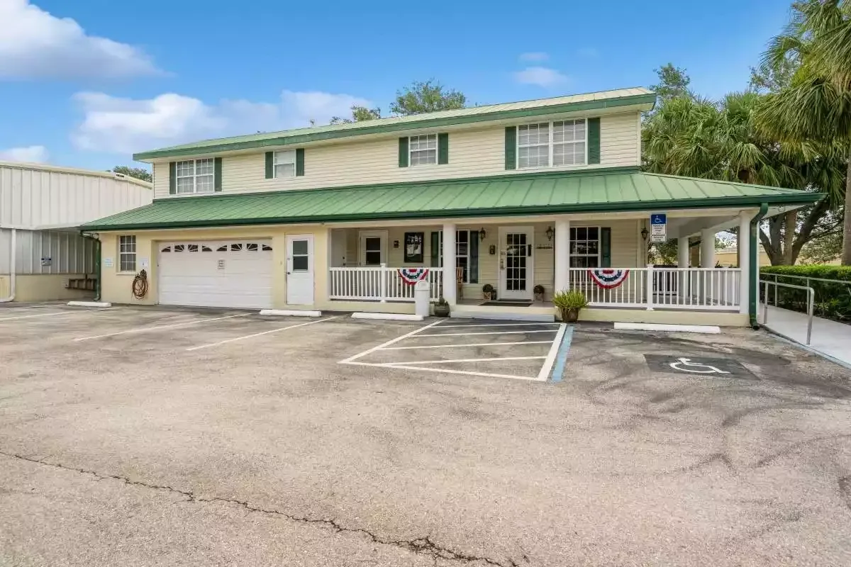 Honey Bee RV exterior