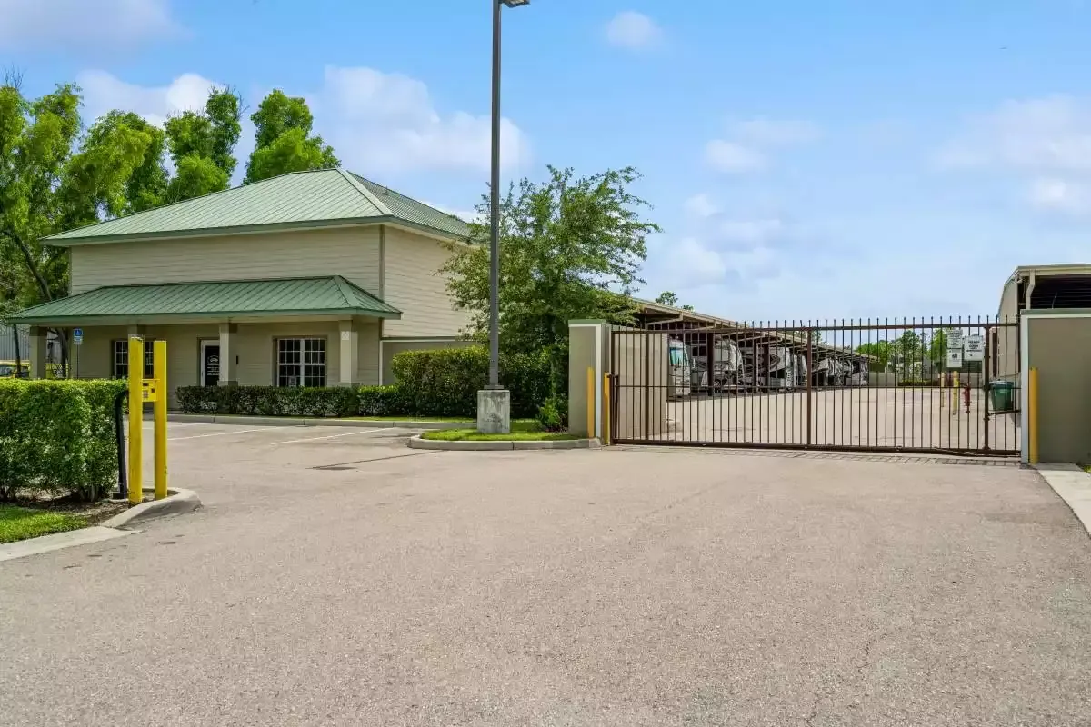 Honey Bee RV exterior