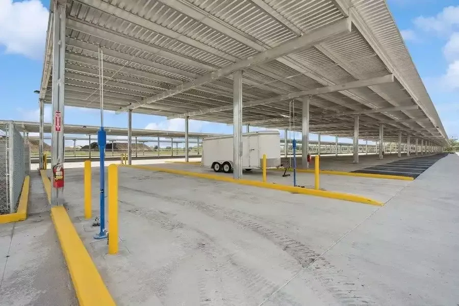 Honey Bee RV covered RV parking