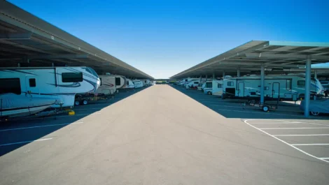 Honey Bee RV in Peoria with large RV and Boat parking spots